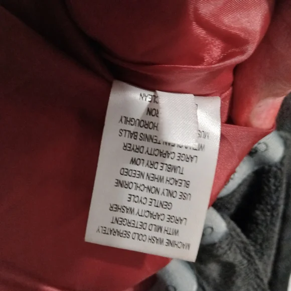 GUC Duck Down Calvin Klein Burgundy Hooded Jacket - Picture 8 of 9